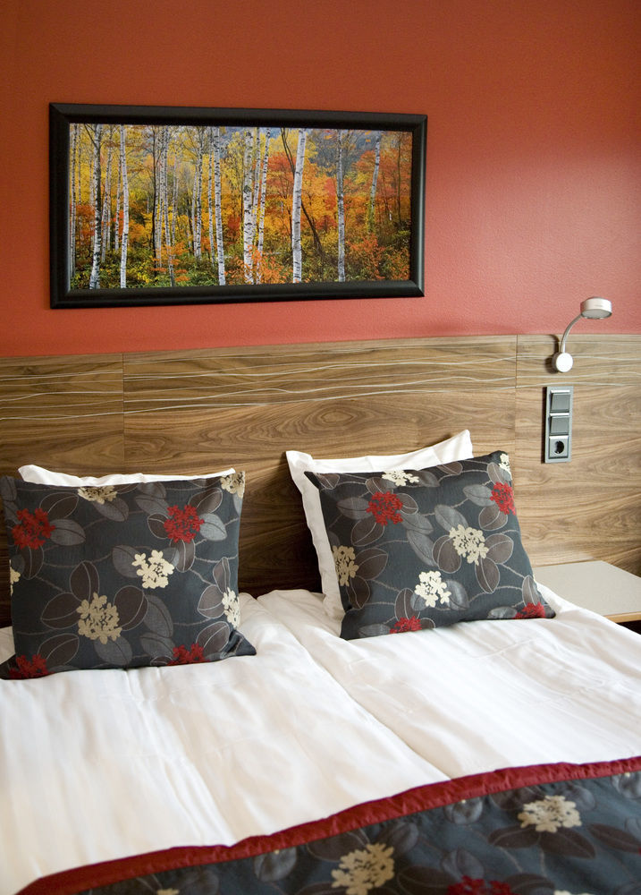 Hotel Haaga Park 4*