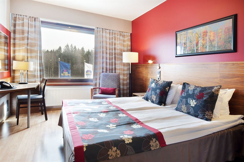 Hotel Haaga Park 4*